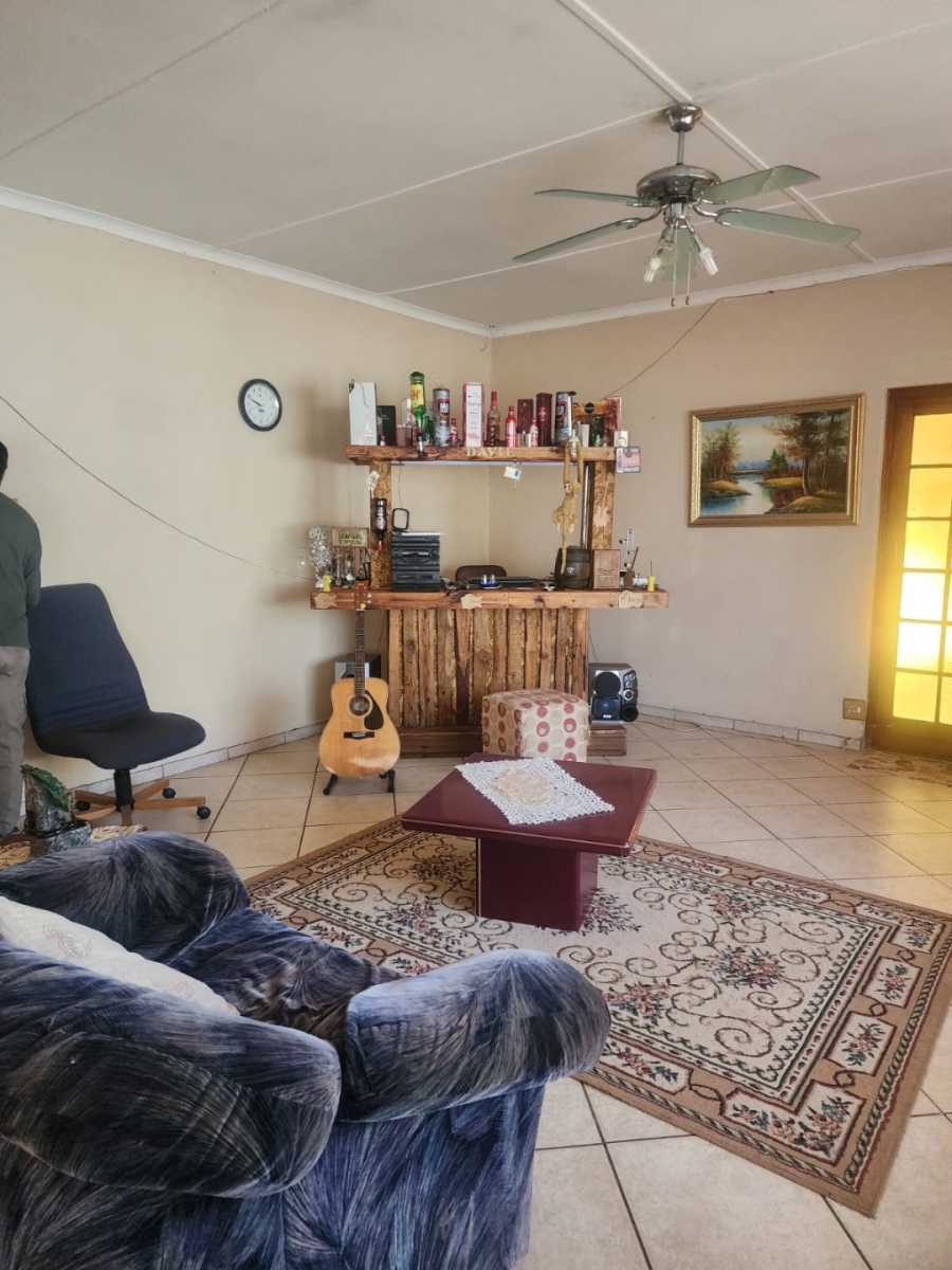 5 Bedroom Property for Sale in Meiringspark North West